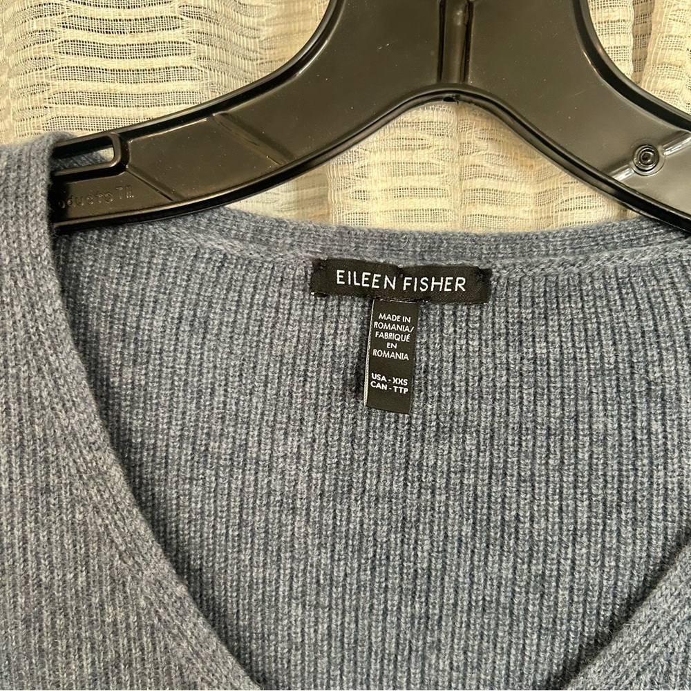 NWOT! Eileen Fisher Italian Cashmere V-Neck Sweater in “eclipse” - Picture 12 of 15